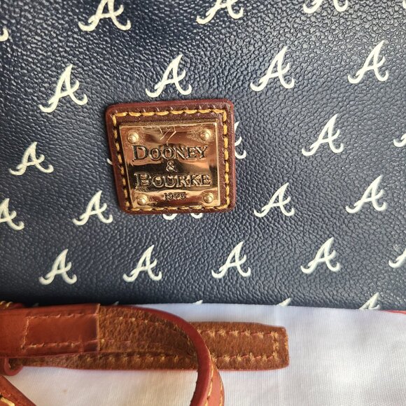 Atlanta Braves Kendall Crossbody Dooney and Bourke Bag MLB Purse Baseball - Picture 9 of 9